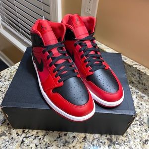 Jordan 1 Mid Reverse Bred